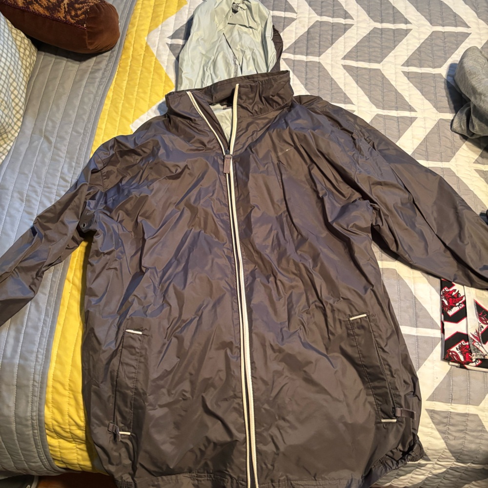 nike windbreaker / rain jacket